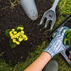 Уборка скошенной травы после покоса
